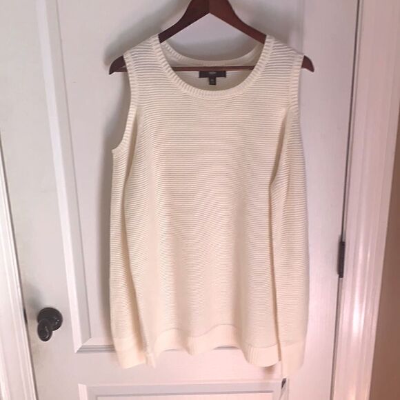 New. Mossimo cream cold shoulder sweater - Picture 1 of 4